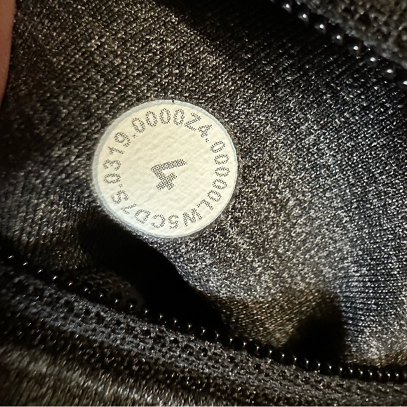 Lululemon Speed Up Tight 28" *Brushed Full-On Luxtreme
Heathered Black
W5CD7S
4 - Picture 3 of 9